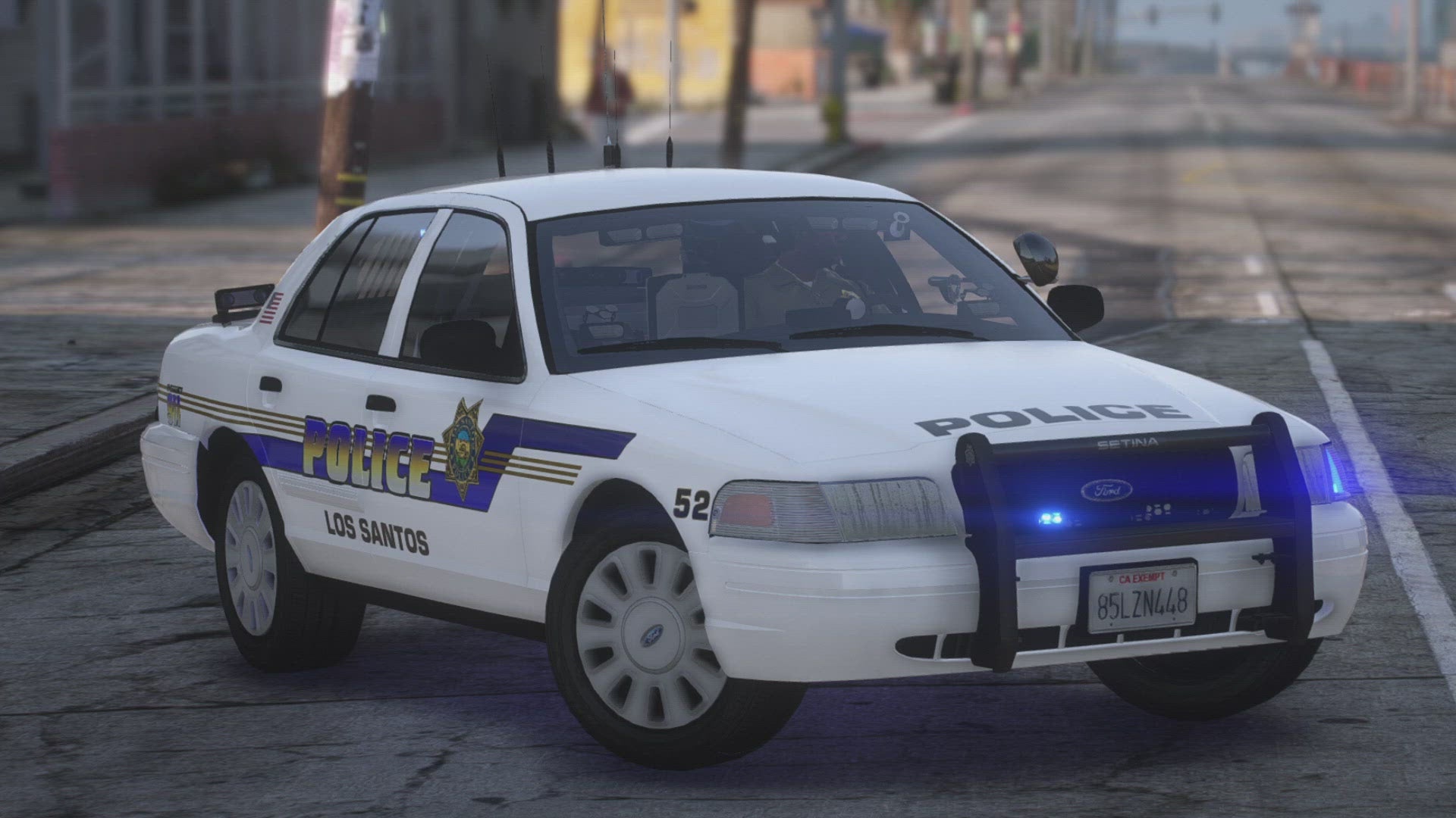 A retro police car with a Whelen Patriot lightbar, featuring NON-ELS technology and created by Othrin for FiveM